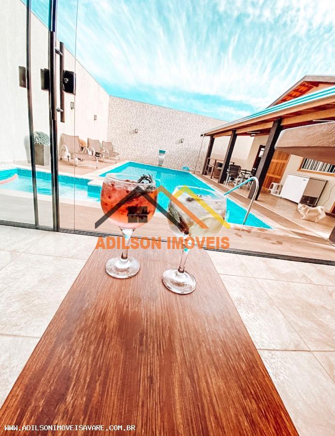 Casa, 4 quartos, 242 m² - Foto 1