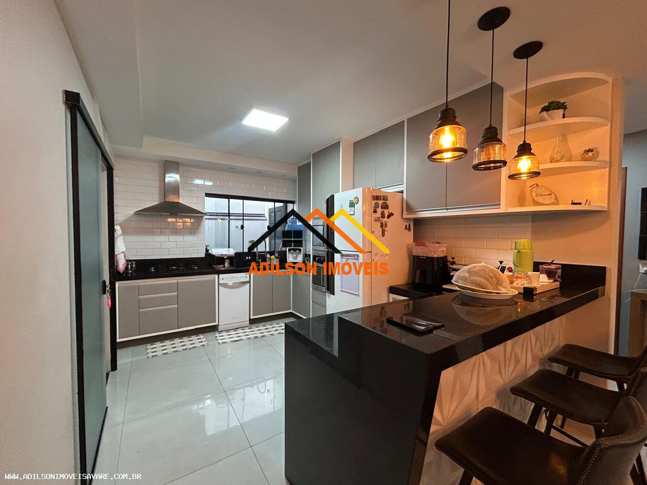 Casa, 3 quartos, 277 m² - Foto 1