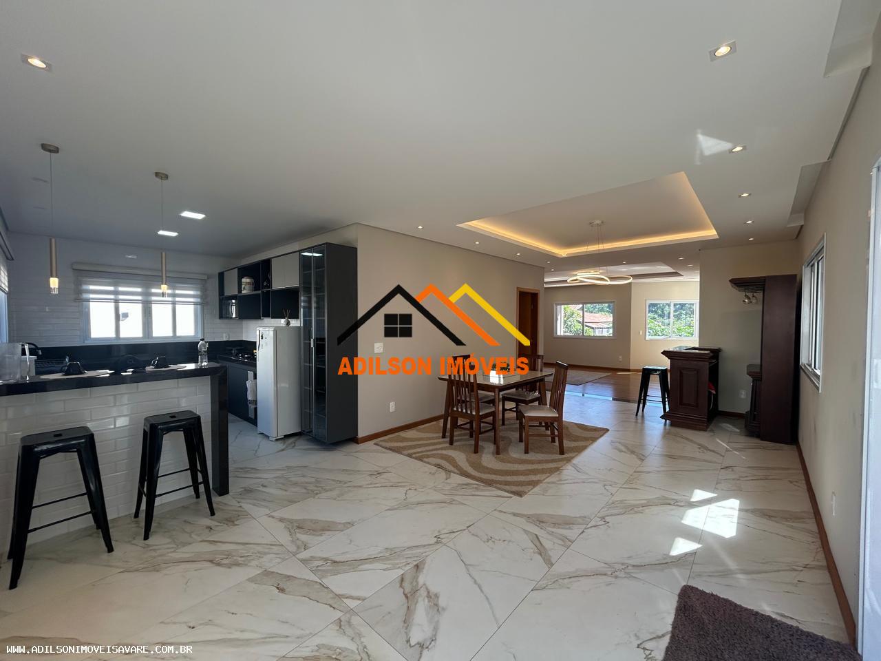 Casa, 3 quartos, 235 m² - Foto 4