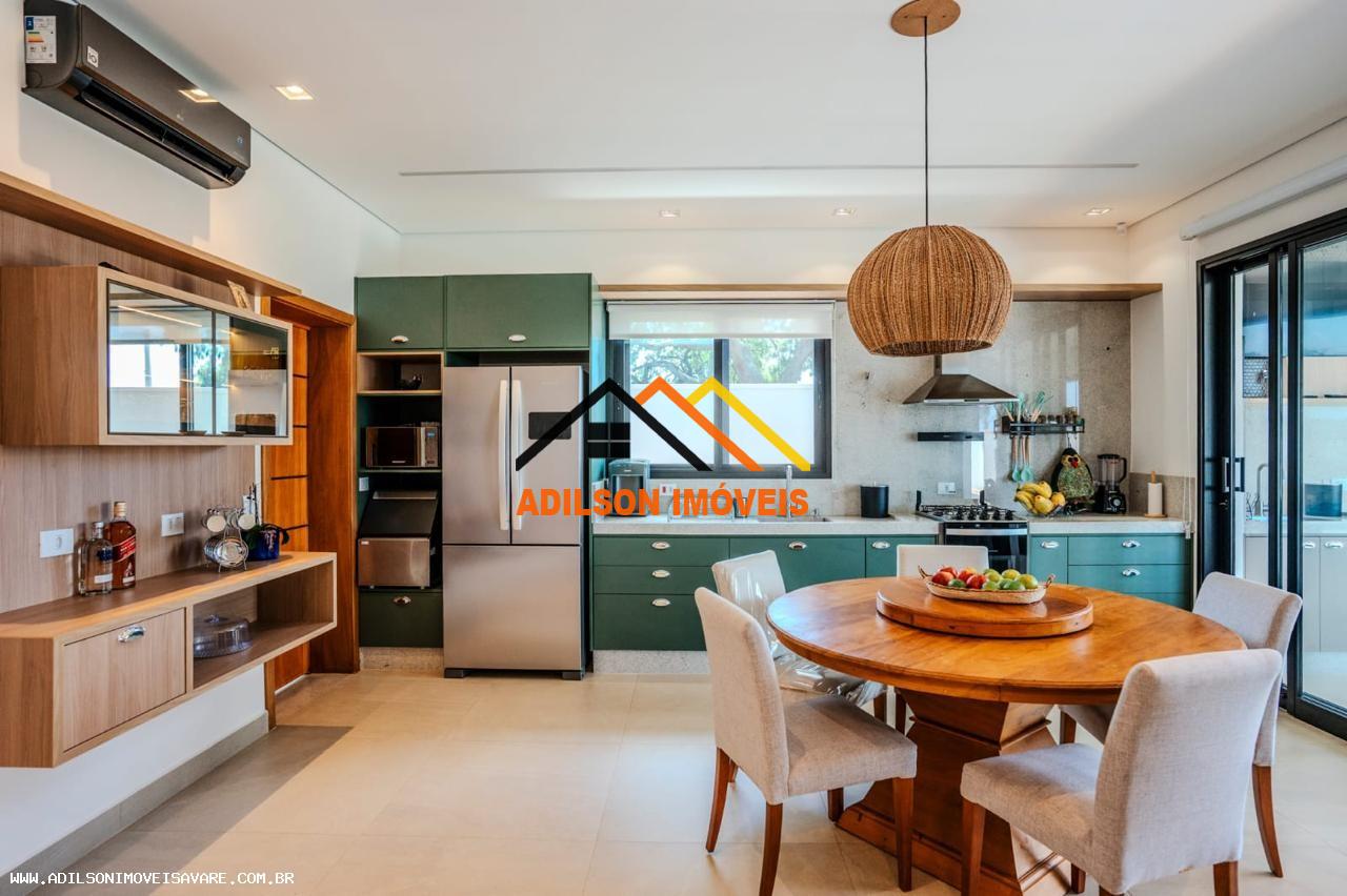 Casa, 4 quartos, 218 m² - Foto 2