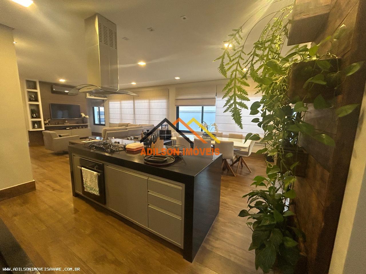 Casa, 3 quartos, 210 m² - Foto 1