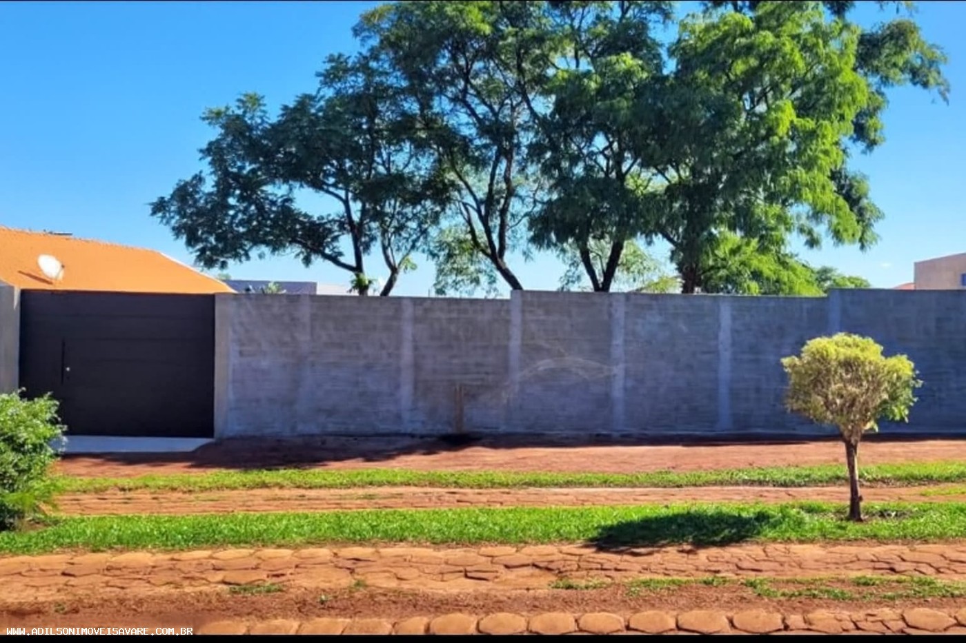 Loteamento e Condomínio, 600 m² - Foto 1