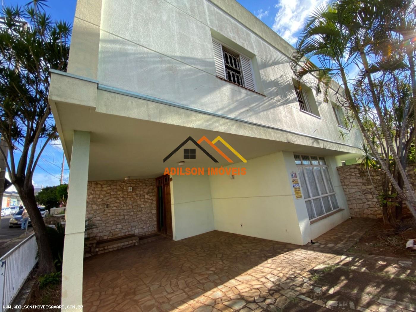 Casa, 4 quartos, 243 m² - Foto 1