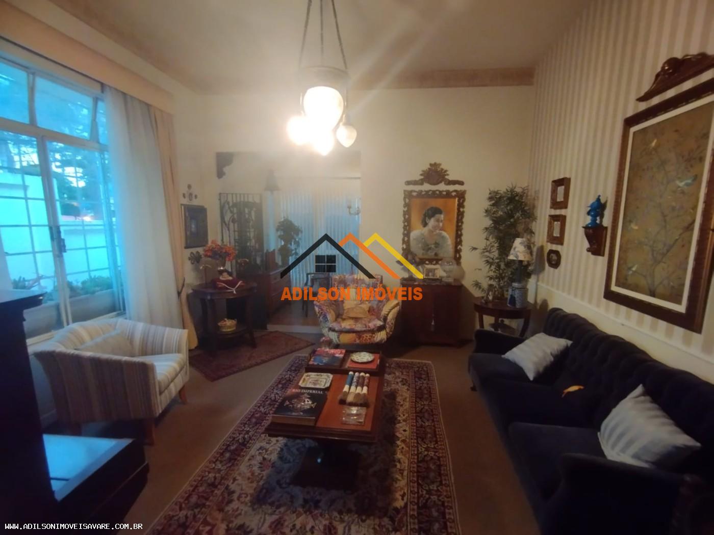 Casa, 3 quartos, 235 m² - Foto 1